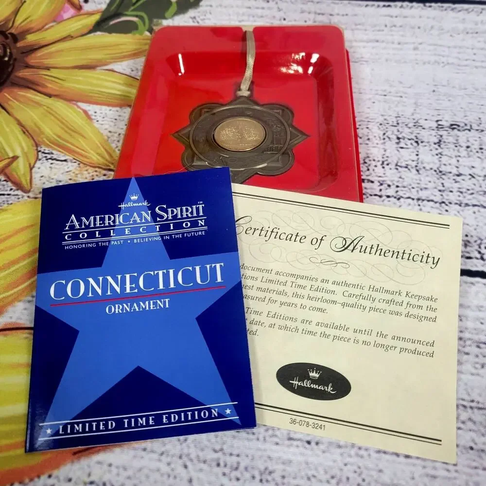 Vintage Hallmark American Spirit‎ Collection Ornament Connecticut